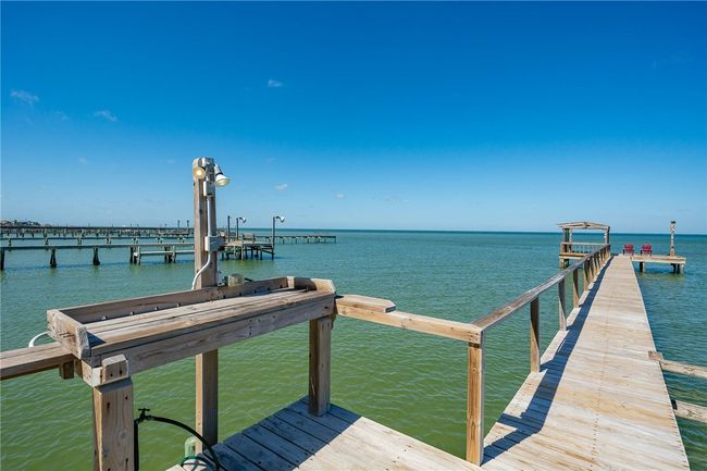 646 Copano Ridge Rd, House other with 5 bedrooms, 3 bathrooms and 5 parking in Rockport TX | Image 6
