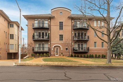 apt-2n-40 Brighton Way, Clayton, MO, 63105-1658 | Card Image