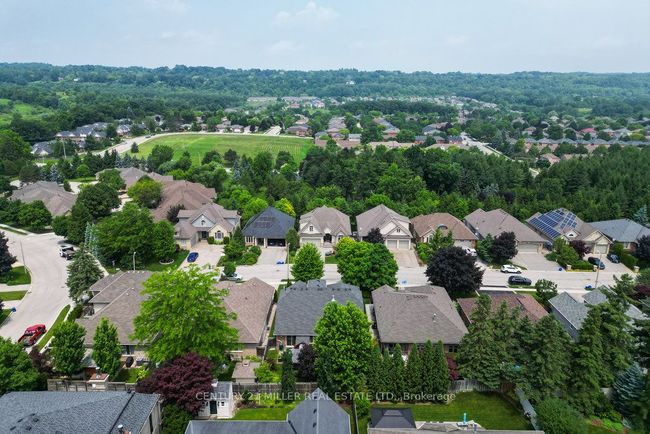 46 Giffin Rd, House other with 2 bedrooms, 3 bathrooms and 4 parking in Dundas ON | Image 40