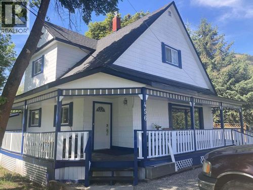 456 Fourth Ave, Midway, BC, V0H1M0 | Card Image