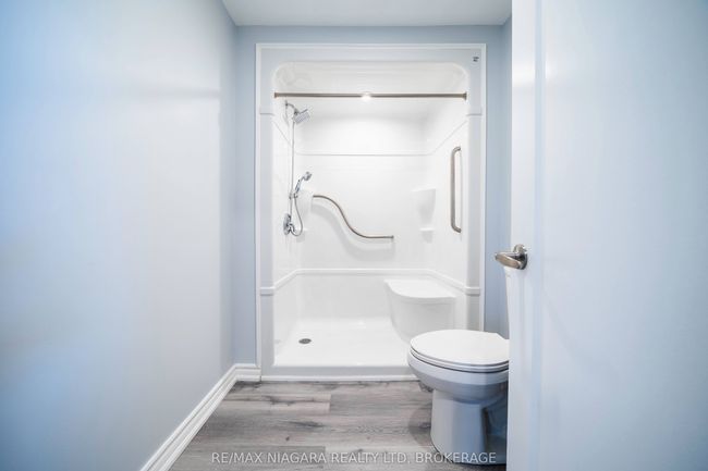 4749 Epworth Cir, House other with 4 bedrooms, 3 bathrooms and 4 parking in Niagara Falls ON | Image 31