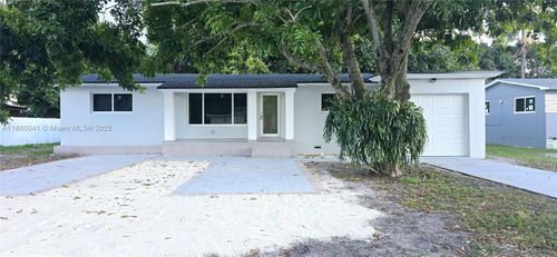 2530 Nw 111th St, Miami, FL, 33167-3447 | Card Image