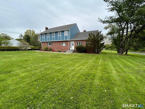 890 Daniels Farm Rd, Trumbull, CT, 06611-2607 | Card Image