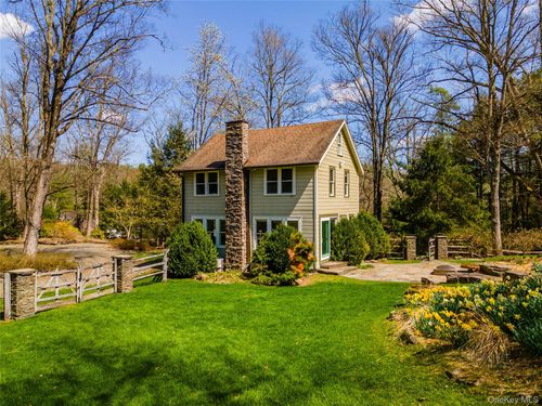 1063 Sawkill Rd, Kingston, NY, 12401-7226 | Card Image