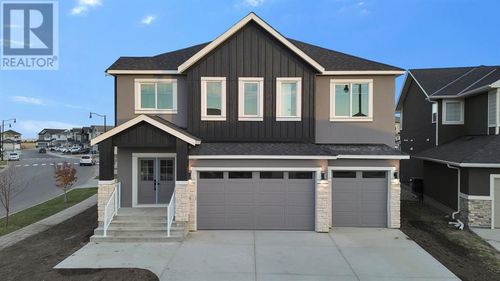 18 Ranchers Bay, Okotoks, AB, T1S0P2 | Card Image