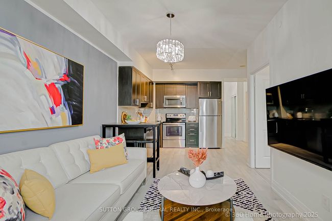2210 - 3700 Highway 7, Condo with 2 bedrooms, 1 bathrooms and 1 parking in Vaughan ON | Image 6