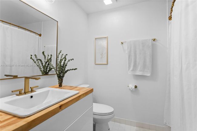 APT-1715 - 10 Sw South River Dr, Condo with 2 bedrooms, 1 bathrooms and null parking in Miami FL | Image 10