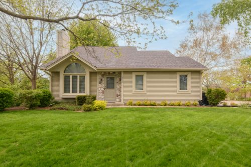 1215 Timber Rdg, Pewaukee, WI, 53072-3981 | Card Image