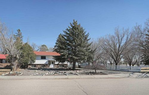 40 Charlesworth Cres E, Brooks, AB, T1R0H3 | Card Image