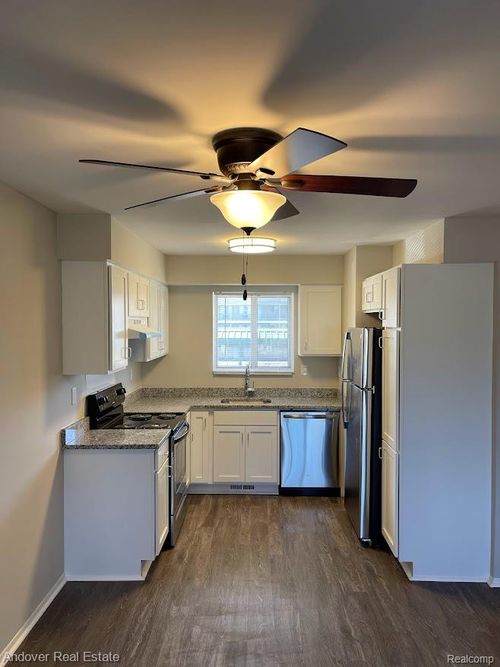 apt-27-525 Pontiac St, Oxford, MI, 48371-4800 | Card Image