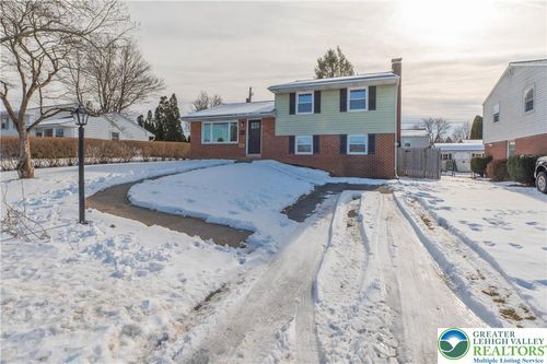 1424 Grace St, Allentown, PA, 18103-6317 | Card Image