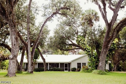 4055 County Rd 78, FORT DENAUD, FL, 33935-9681 | Card Image