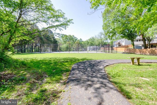 8801 Aquary Ct, House other with 5 bedrooms, 4 bathrooms and null parking in SPRINGFIELD VA | Image 35