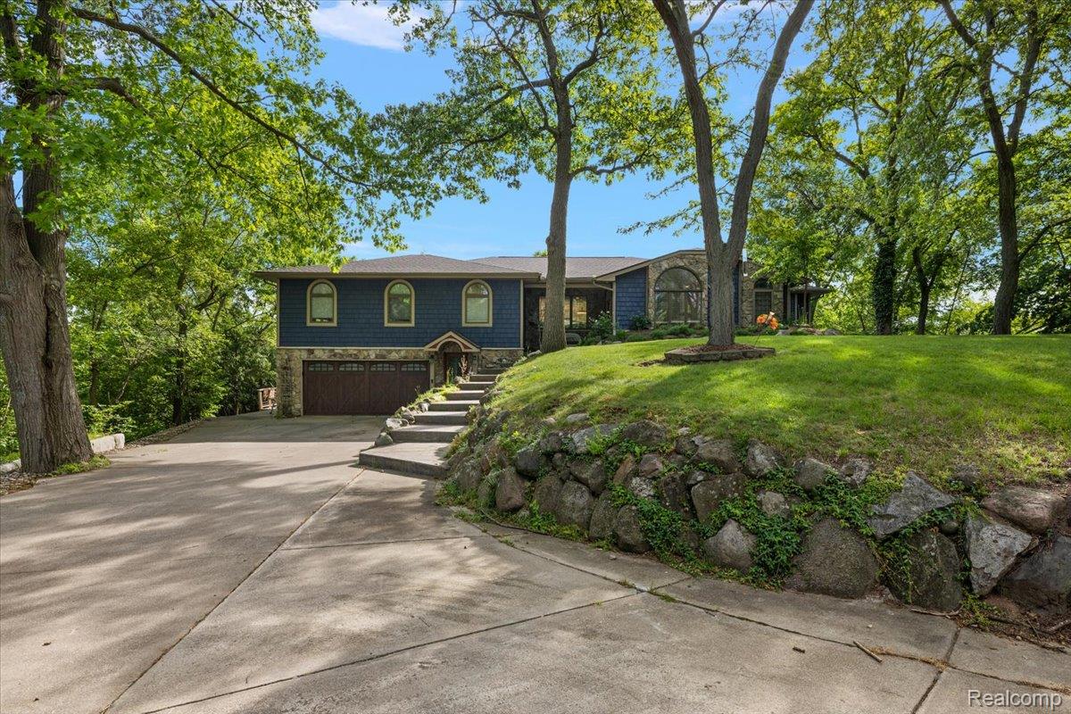 Residential in Tyrone Township 5