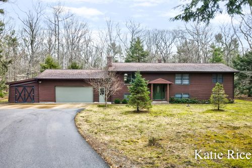 938 Scenic Dr, Muskegon, MI, 49445-8628 | Card Image