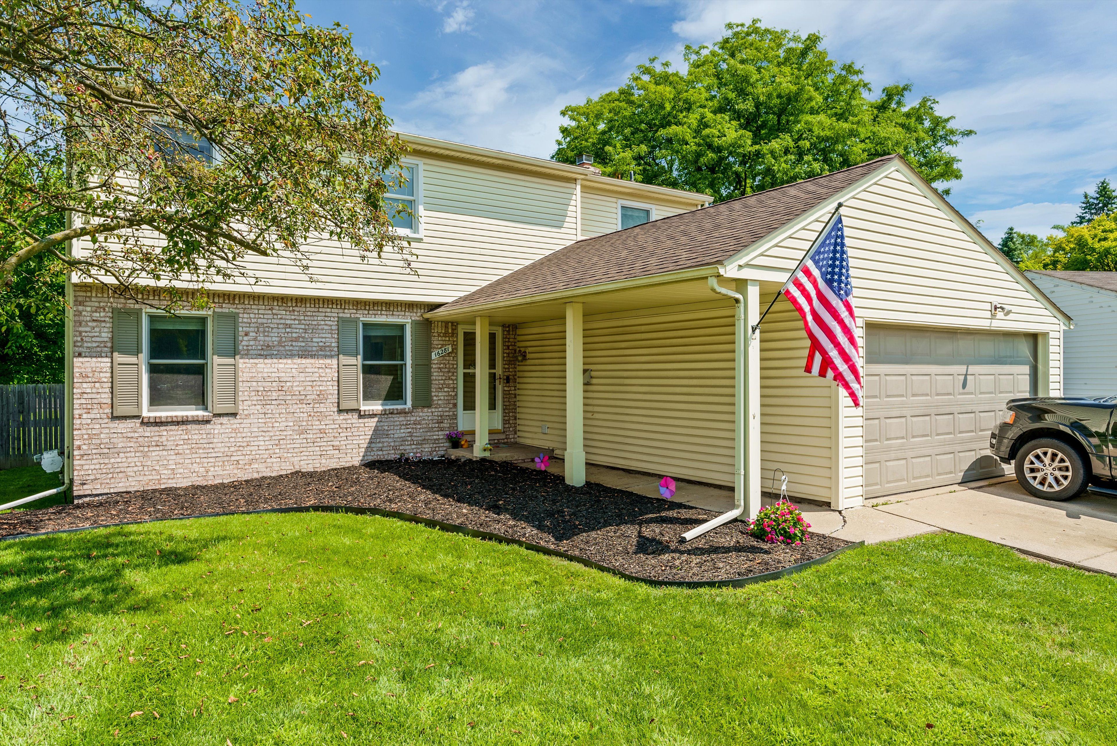 Touraine Dr, Clinton Township, MI 48038