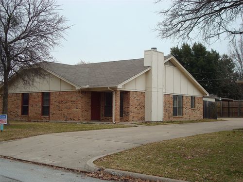 5708 Cancun Dr, North Richland Hills, TX, 76180-6126 | Card Image