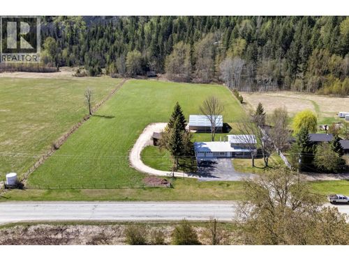 985 Old N Thompson Highway, Clearwater, BC, V0E1N2 | Card Image