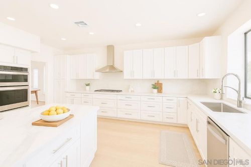 5006 Palmera Dr, Oceanside, CA, 92056-2106 | Card Image