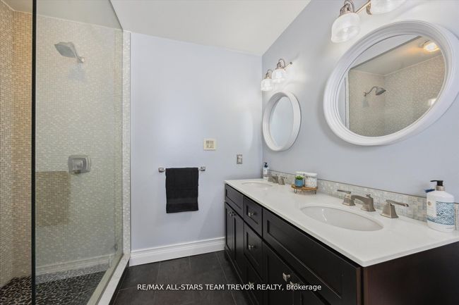 27 Corbett Cres, House other with 3 bedrooms, 4 bathrooms and 5 parking in Aurora ON | Image 18