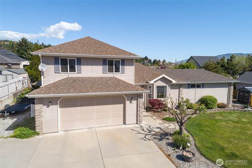 2207 Ashley Brooke, Wenatchee, WA, 98801 | Card Image