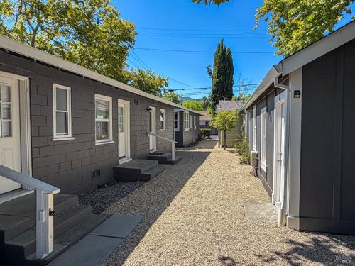 1701 Lake Street, Calistoga, CA, 94515 | Card Image