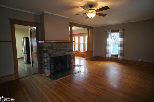 907 Walnut St, Webster City, IA, 50595-2026 | Card Image