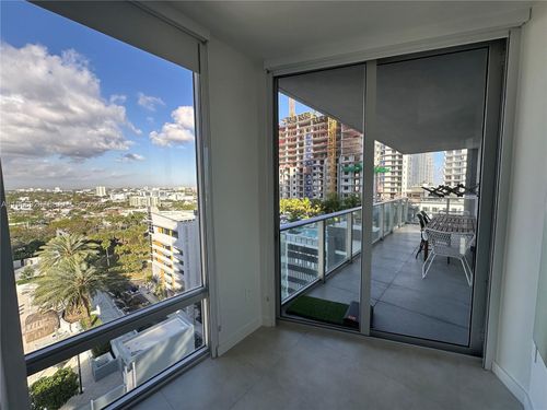 1208-1010 Sw 2nd Ave, Miami, FL, 33130-4062 | Card Image