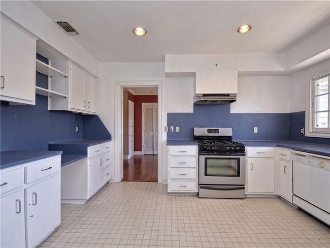 1621 Watchhill Rd, House other with 3 bedrooms, 2 bathrooms and 2 parking in Austin TX | Image 8