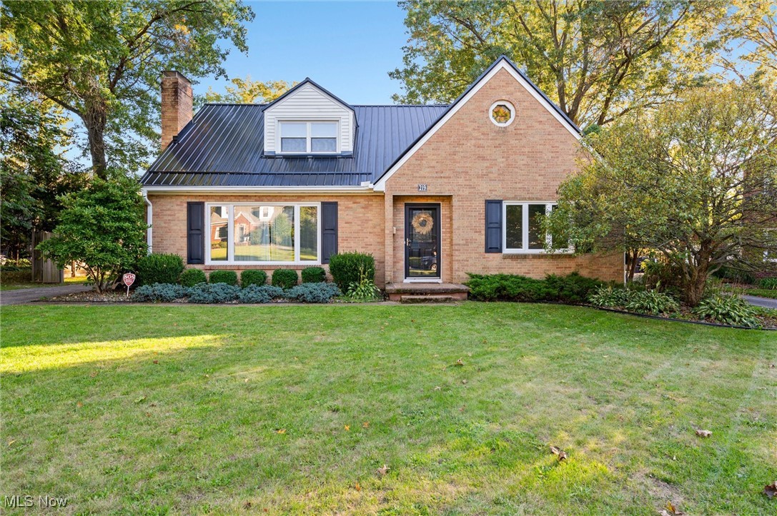 Wolcott Dr, Youngstown, OH 44512