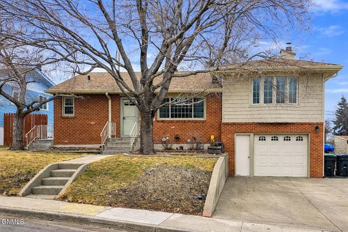 1401 6th Ave Nw, Mandan, ND, 58554-1711 | Card Image