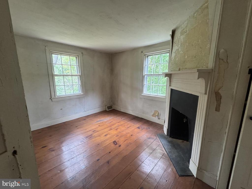 Residential in YARDLEY 4