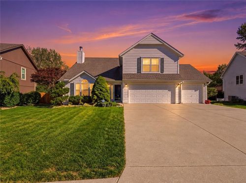 337 Ne Dreamweaver Ave, Lee's Summit, MO, 64086-8445 | Card Image
