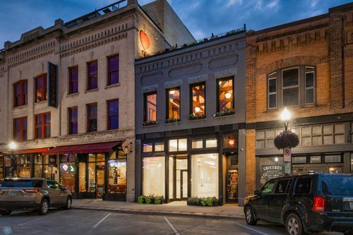 214 Broadway N, Fargo, ND, 58102-4713 | Card Image