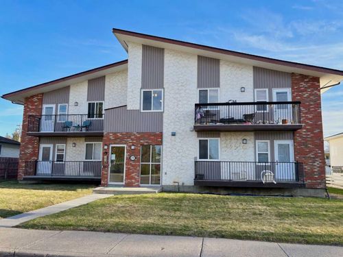 9-1739 St Edward Blvd N, Lethbridge, AB, T1H1X2 | Card Image