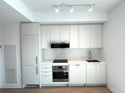 613-250 Lawrence Ave W, Toronto, ON, M5M1B2 | Card Image
