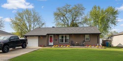 6397 Aylesworth Dr, Parma Heights, OH, 44130-3102 | Card Image