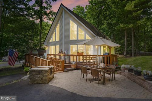 6 Lakeside Dr, Lakeville, PA, 18438-4012 | Card Image
