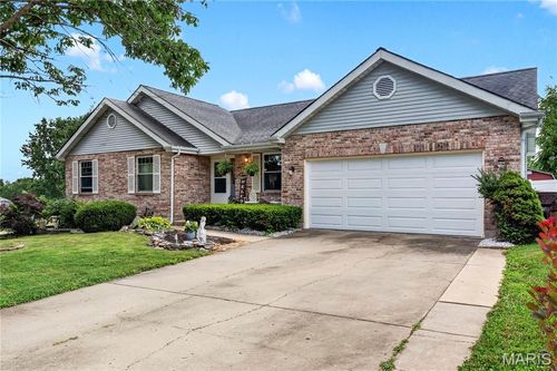 50 Darla Dr, Winfield, MO, 63389-1114 | Card Image