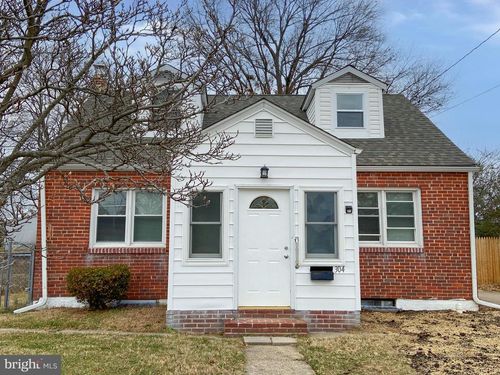 304 W Van Buren Ave, NEW CASTLE, DE, 19720-2571 | Card Image