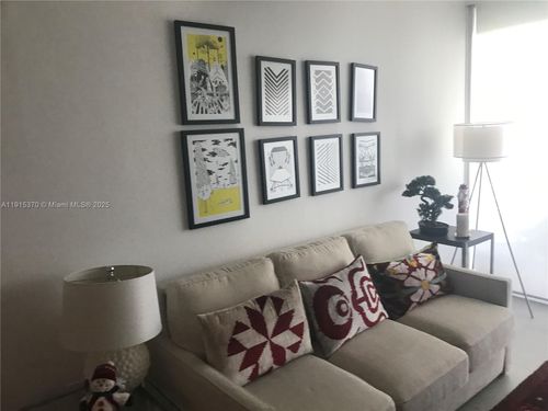 apt-609-555 Ne 15th St, Miami, FL, 33132-1428 | Card Image