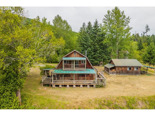 51372 Old Broadbent Rd, House other with 3 bedrooms, 2 bathrooms and 2 parking in Myrtle Point OR | Image 23