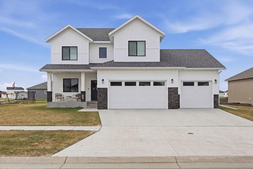 102 Annies Way, Mapleton, ND, 58059-4061 | Card Image