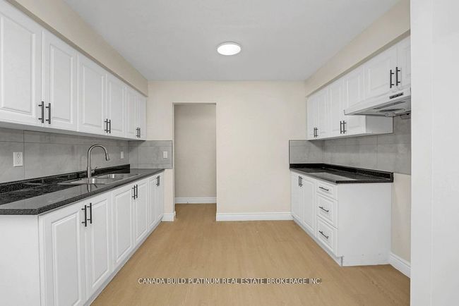 1985 College Ave, Home with 4 bedrooms, 8 bathrooms and 8 parking in Windsor ON | Image 17