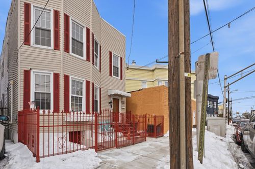 921 Paterson Plank Rd, North Bergen, NJ, 07047-1843 | Card Image