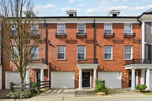 18-19572 Fraser Way, Pitt Meadows, BC, V3Y0A9 | Card Image