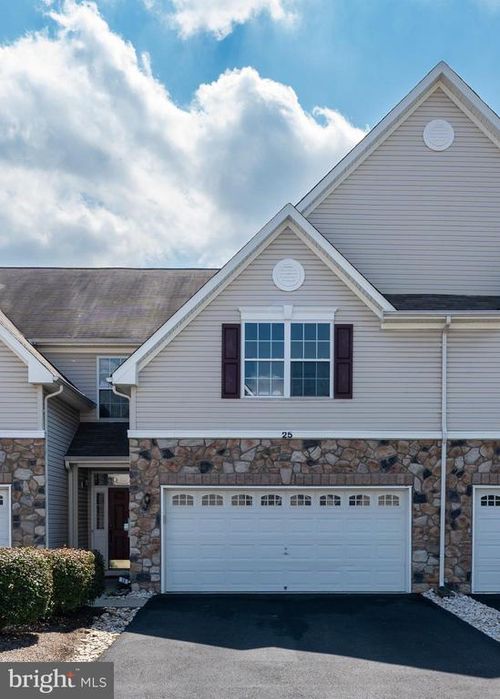 25 Blake Dr, Pennington, NJ, 08534-5194 | Card Image