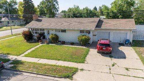 1414 6th Street W, Williston, ND, 58801 | Card Image