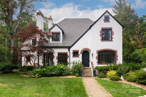 3 Lone Pine Rd, Biltmore Forest, NC, 28803-2911 | Card Image