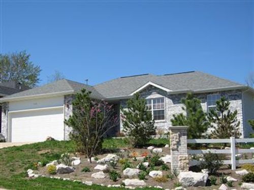 105 W Twin Oak Dr, Nixa, MO, 65714-7625 | Card Image